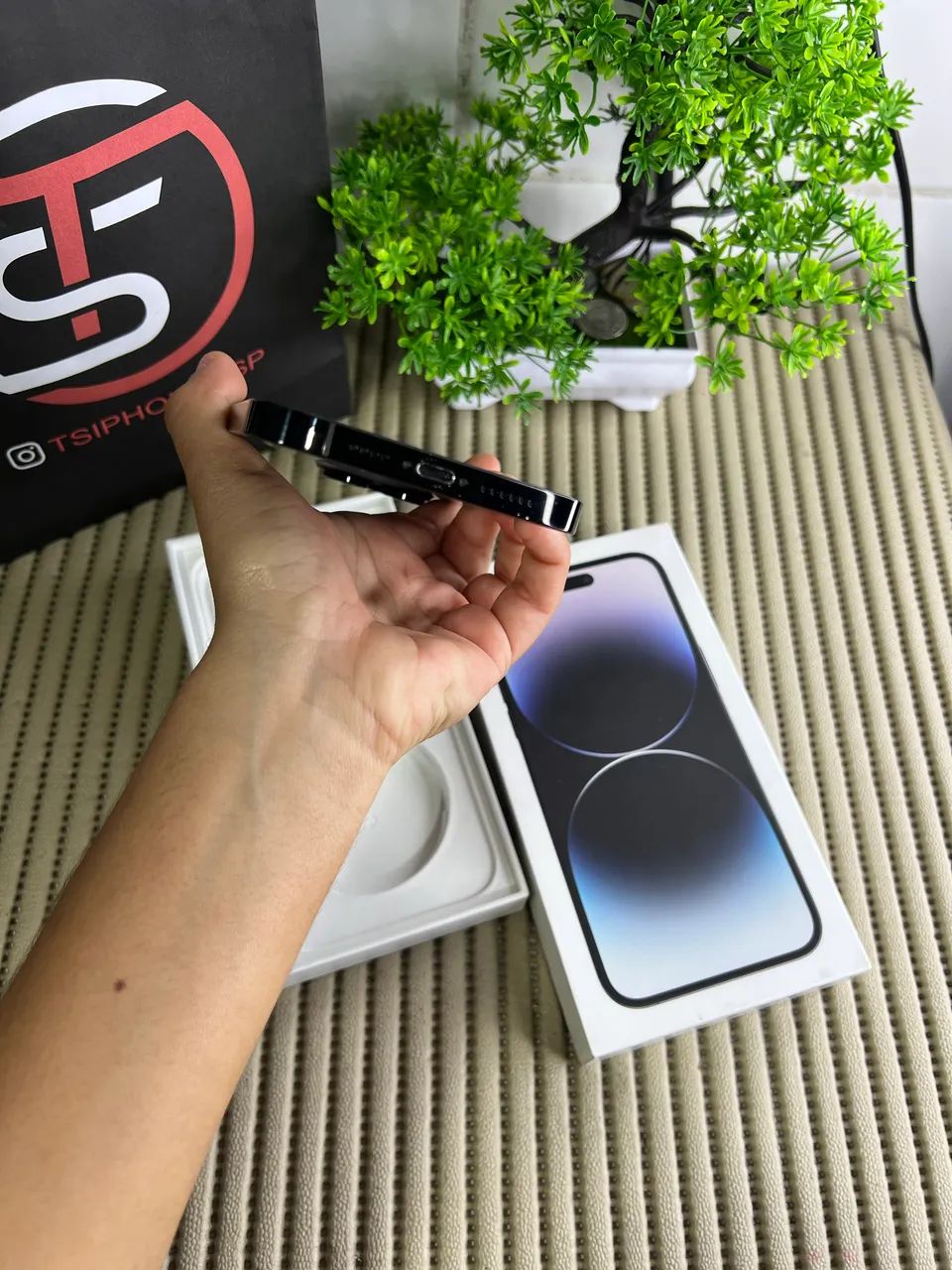 iPhone 14 pro max 128Gb Bateria 100% - Celulares e Smartphones
