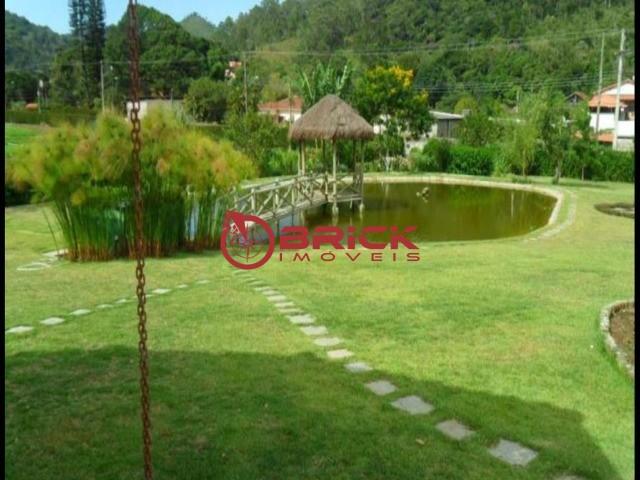 Excelente terreno plano com 350 m² em condomínio em vargem grande. totalmente legalizado.