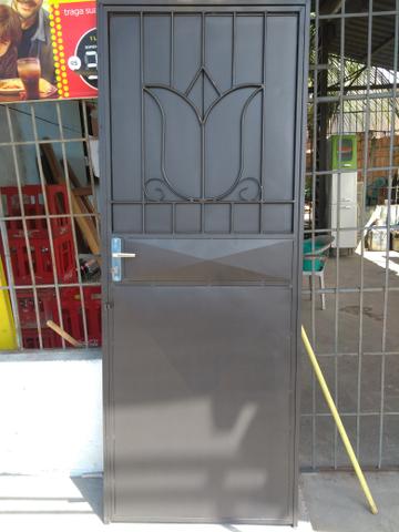 PORTA DE FERRO COM A CHAPA Entrega grátis em toda Manaus