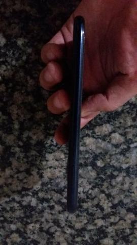 Moto G7 play 32 gb com pequenas marcas de uso - Foto 3