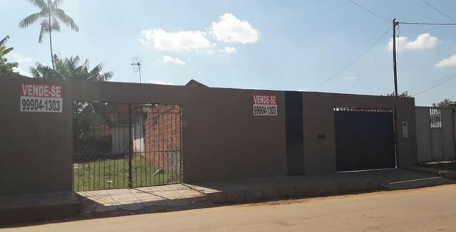 Venda Casa, com 2 terrenos e uma kitnet - Aeroporto Velho
