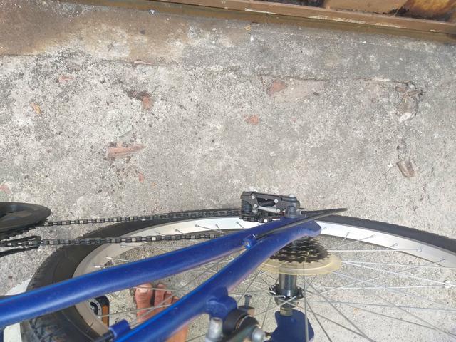 Bicicleta muito boa 1 mês de uso 600 reais - Foto 4