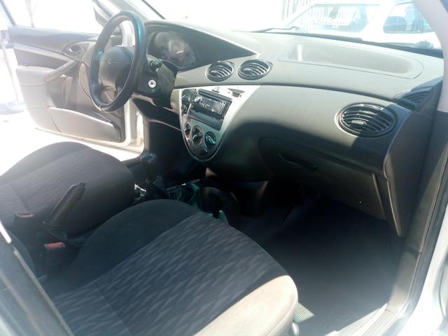 Focus sedan completo 1.6 VL.12500 - Foto 2