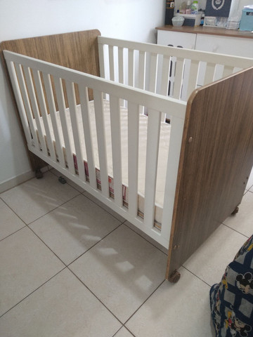 Berço com colchão