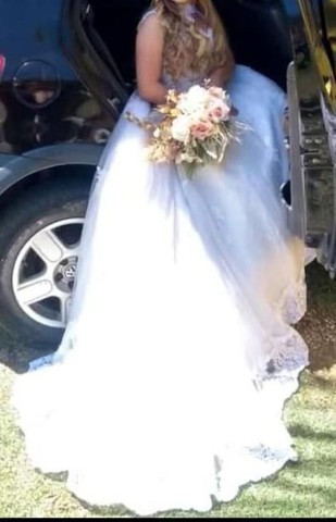 Vestido de noiva lindo, maravilhoso Baixei preço pra vender logo de 1.500 por apenas 1.000 - Foto 3