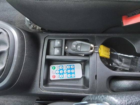 GM - CHEVROLET ONIX ONIX HATCH JOY 1.0 8V FLEX 5P MEC. - Foto 3