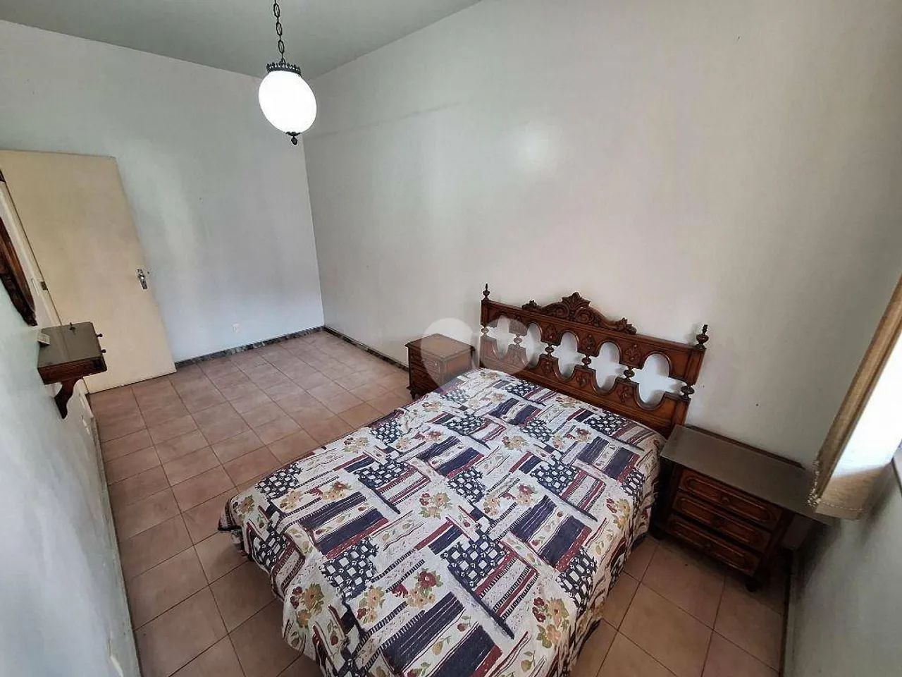 Piedade, Casa Linear em centro de terreno, varandão, 3qts, 6 vagas, quintal $690.000,00 -  - Foto 13