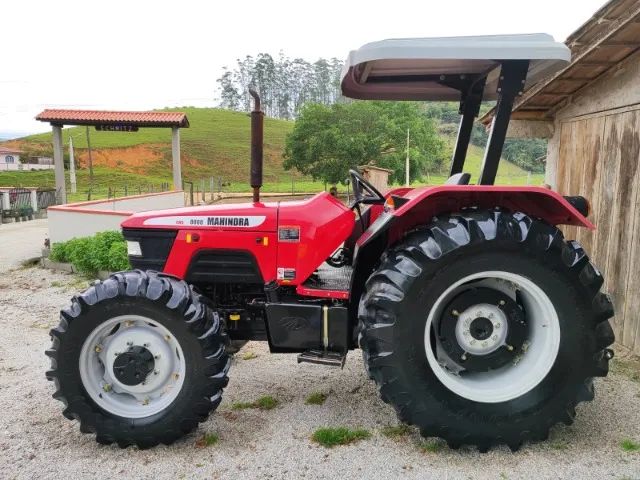 TRATOR marca Mahindra, modelo 8000 4Wd