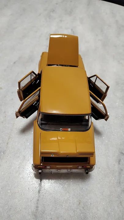 Miniatura Alfa Romeo Giulia Mini Champs escala 1:18 - Foto 3