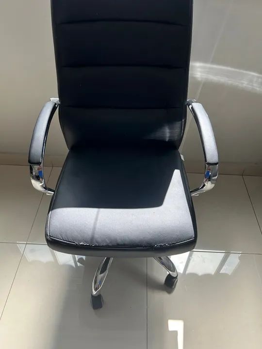 Cadeira de Escritório Giratória com Rodinhas - Foto 2