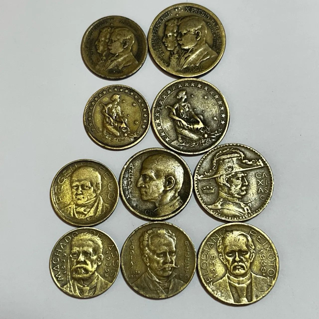 Lote com 36 Moedas Nacionais Antigas colecionáveis de Reis e Cruzeiro - Foto 2