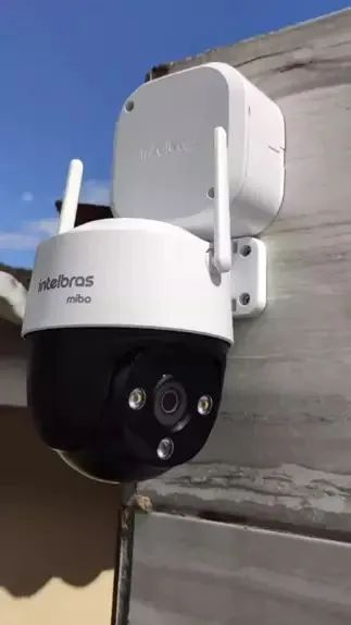 Câmera Externa Inteligente iM7 Full Color Branco Intelbras Instalada com Cartão 32G - Foto 3