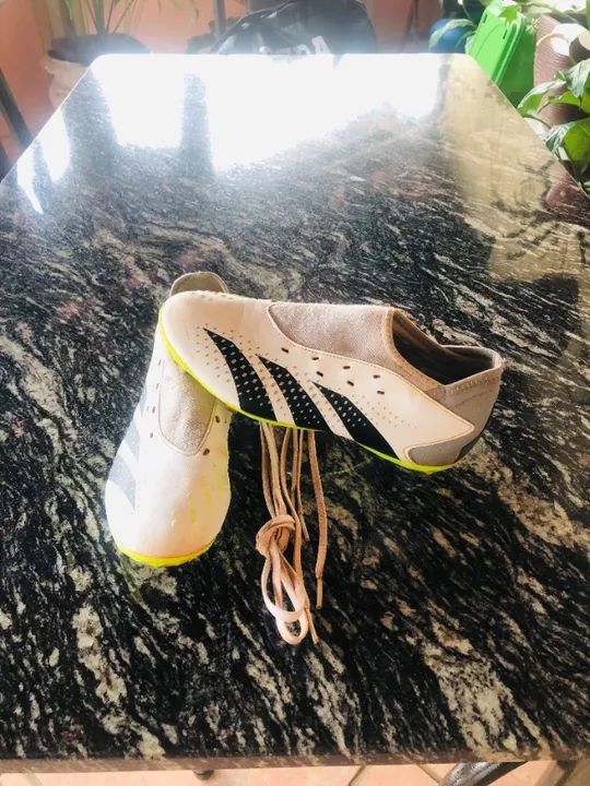 CHUTEIRA INFANTIL Nº35 ADIDAS PREDATOR ACCURACY ORIGINAL