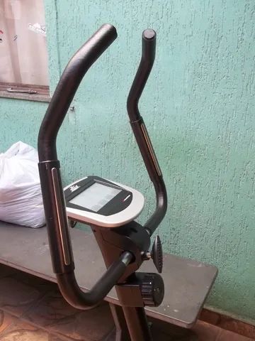 Ate 4x sem Juros - Bicicleta Ergométrica Magnética Vertical Kikos - Super Conservada  - Foto 3