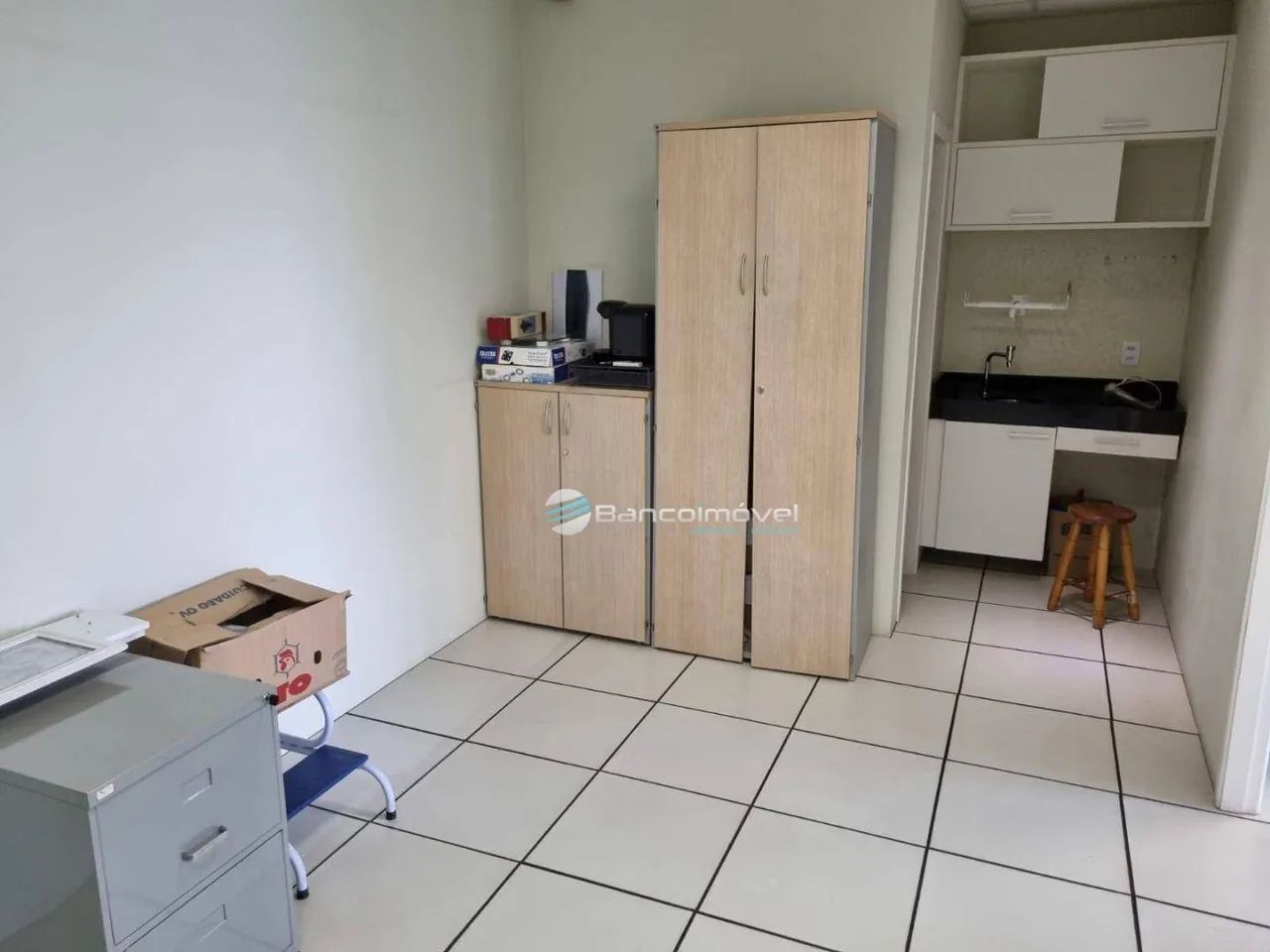 Conjunto de Salas/Comercial, bem localizada, perto de tudo. Edifício com portaria 24 hs, e - Foto 8