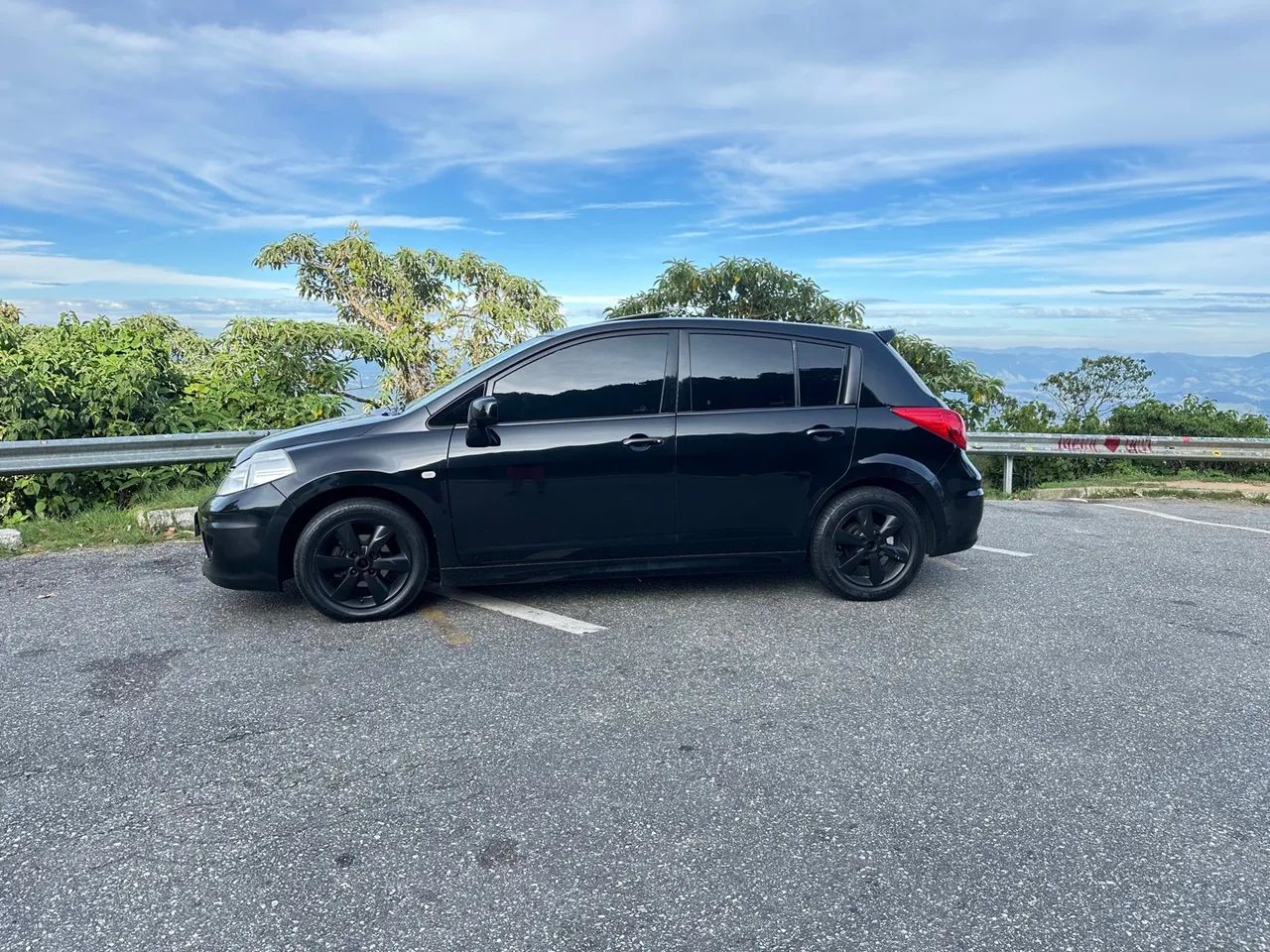 Nissan Tiida 1.8 Aut 
