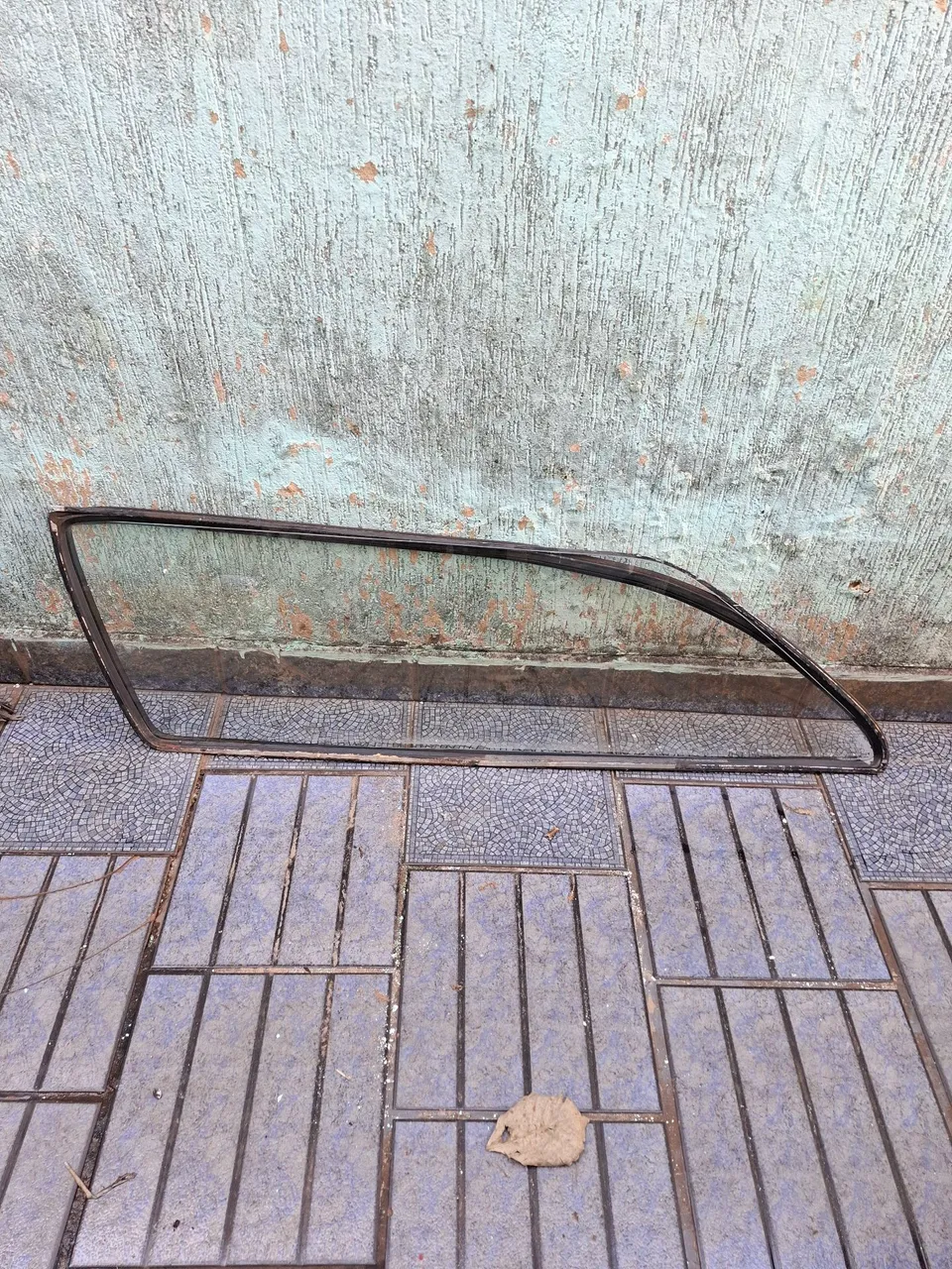 Vidro Lateral traseiro lado motorista esquerdo VW Parati quadrada 1986