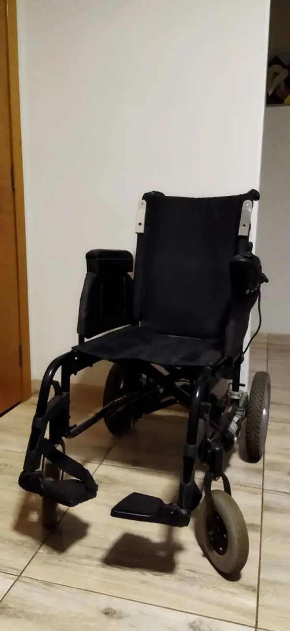 Cadeira rodas motorizada 