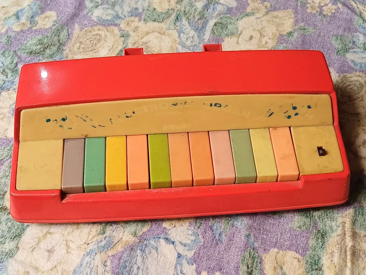 Teclado infantil antigo anos 70 - fabricado no Japão..