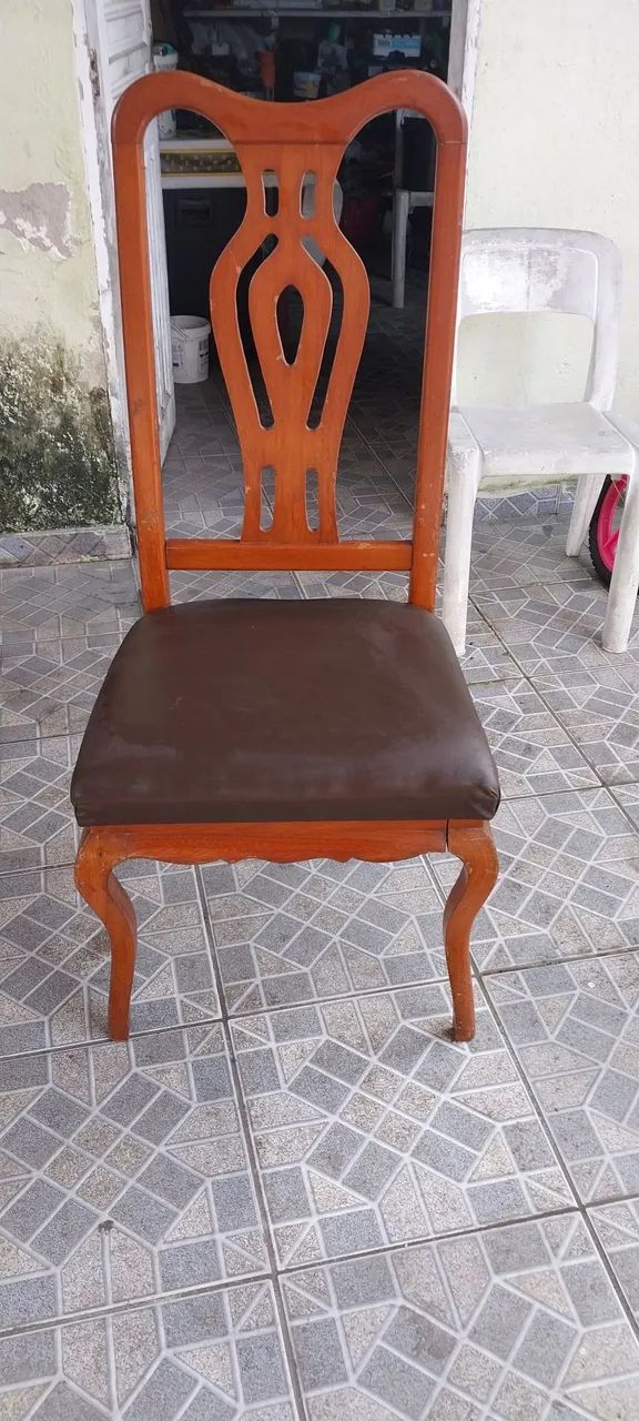 Cadeira de Jantar Clássica em Madeira e Courino - Foto 3