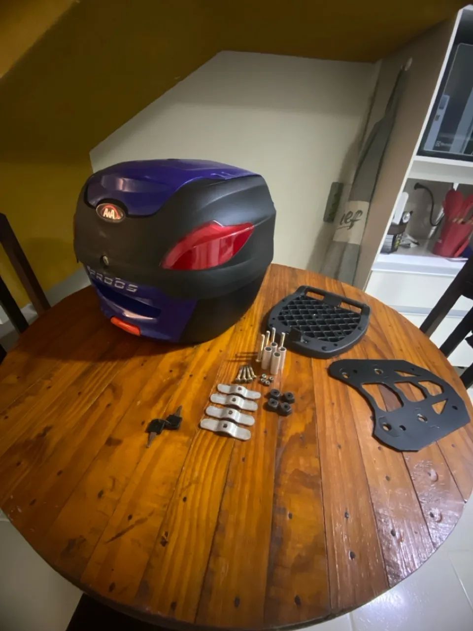 Baú Bauleto Awa Proos - 41 Litros - Acompanha base para PCX