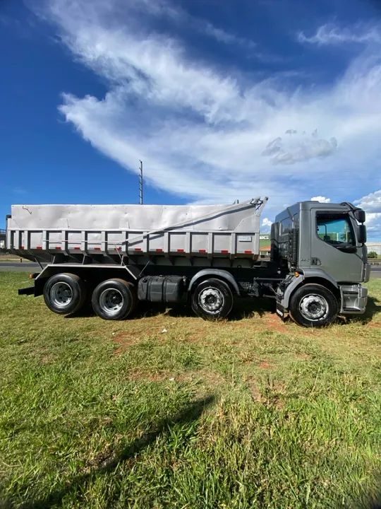 Volvo vm 260 basculante 4º eixo  - Foto 2