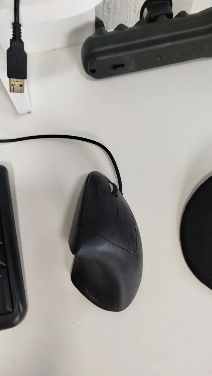 Logitech Keyboard and Mouse for PC64341172031619122