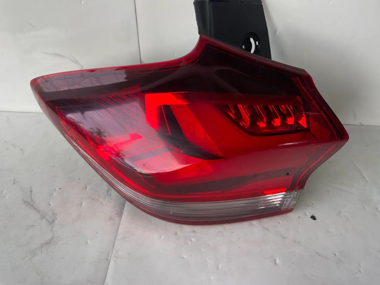 Lanterna Da Tracker 2020/25 Sem Led Lado Esquerdo - Foto 3