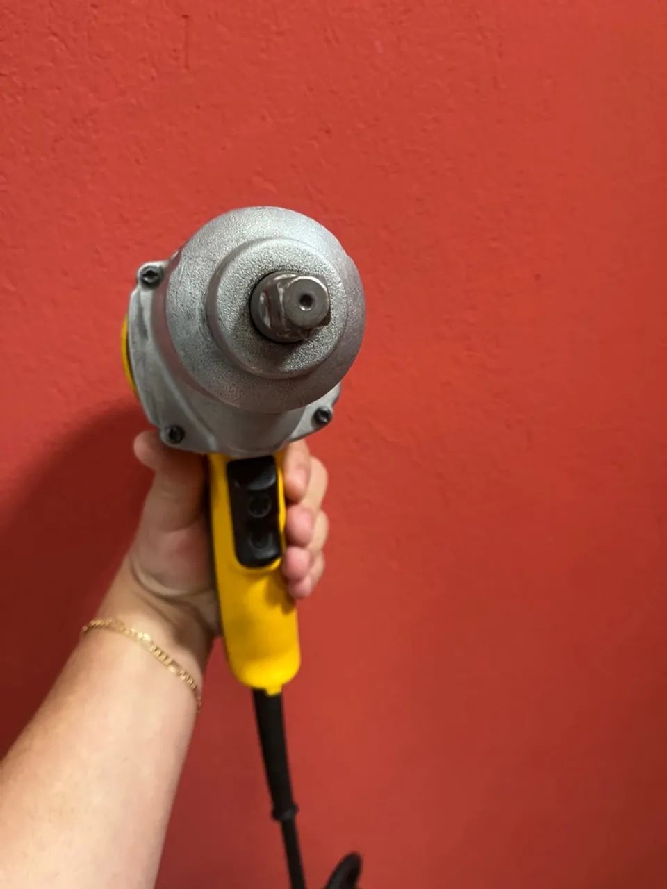 Chave de Impacto Elétrica Dewalt - Foto 2