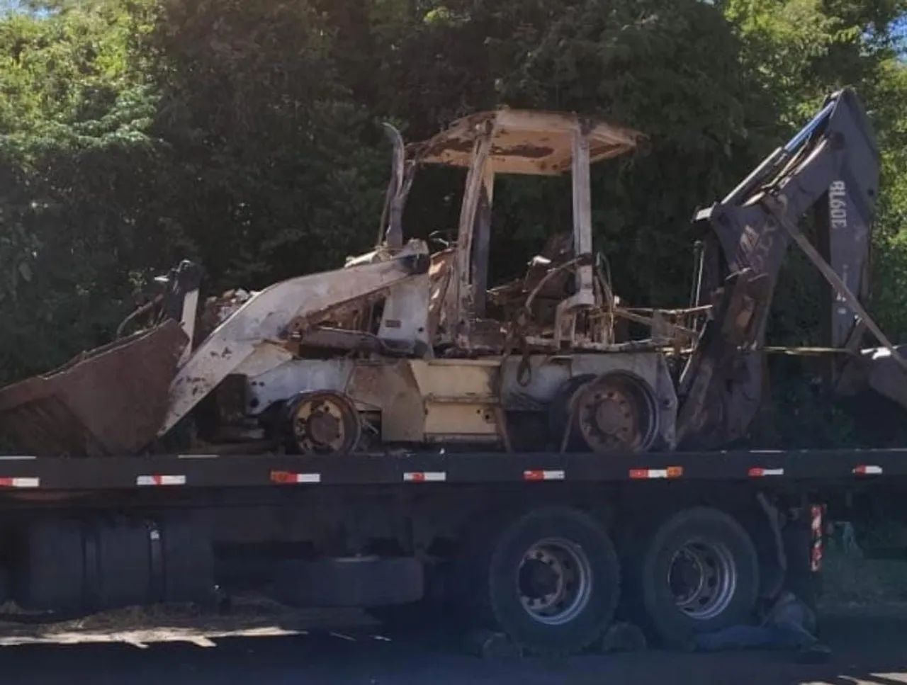 Retro volvo 4x4 emplacada 