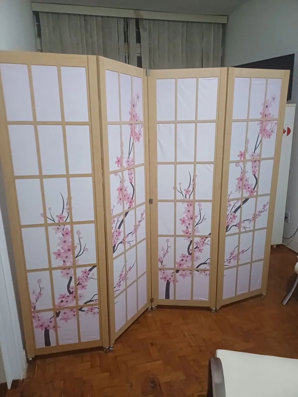Divisória estilo oriental com flores de cerejeira - Foto 4