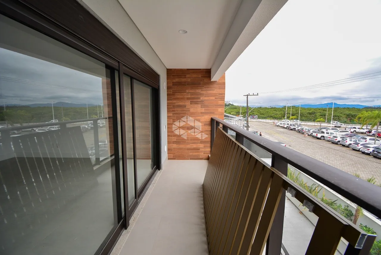 STUDIO NO SACO GRANDE COM ÓTIMA LOCALIZAÇÃO EM FLORIANÓPOLIS/SC
