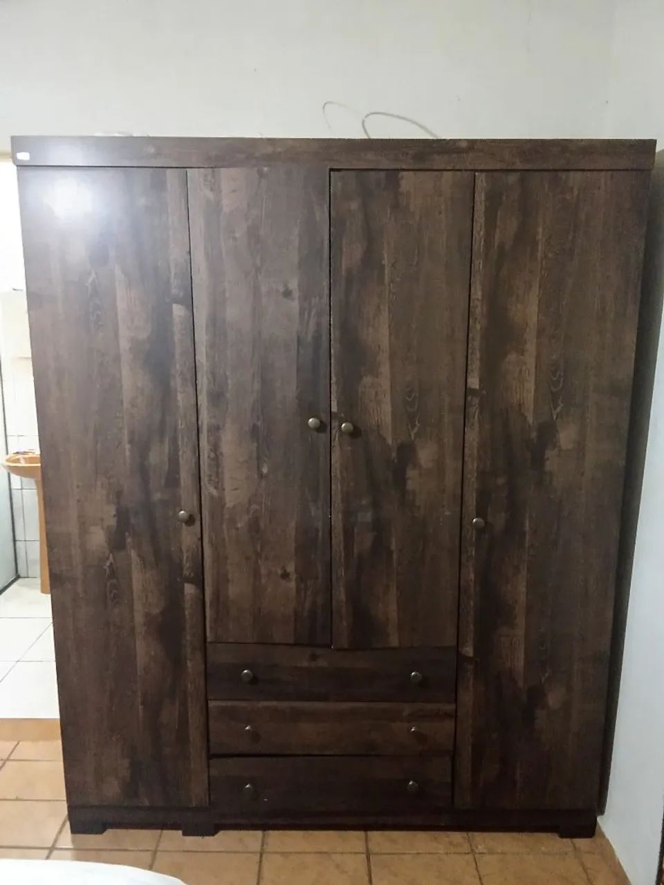 Guarda roupa de solteiro.64307577087107120