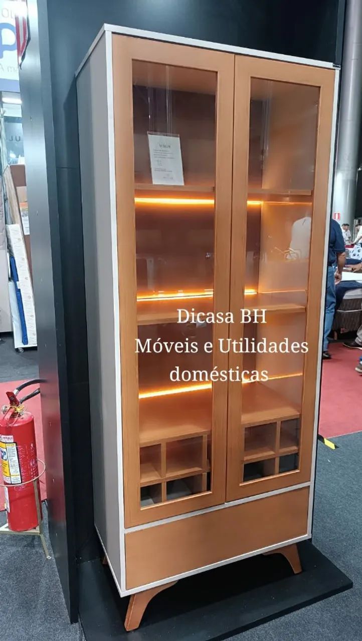 Armário cristaleira e design moderno  - Foto 5