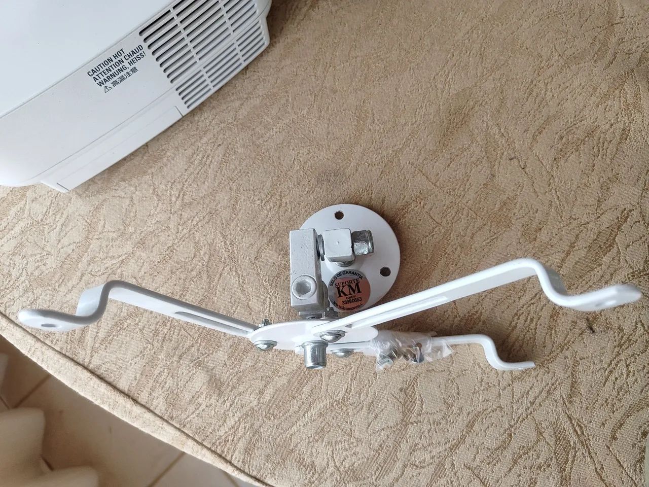 Suporte universal para fixação de projetores - Foto 3