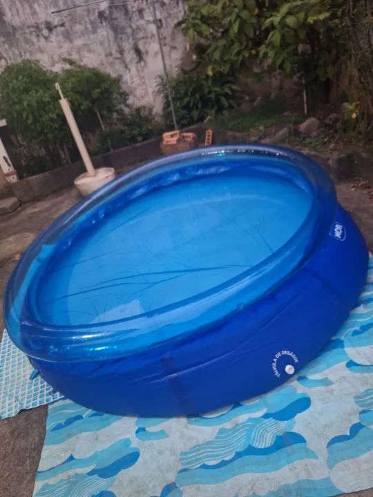 Piscina inflável nova 2400l