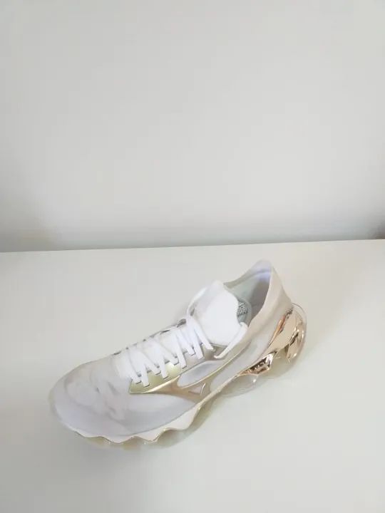 TÊNIS MIZUNO WAVE PROPHECY HAJIME SORAYAMA GOLD N. 43 - Foto 4