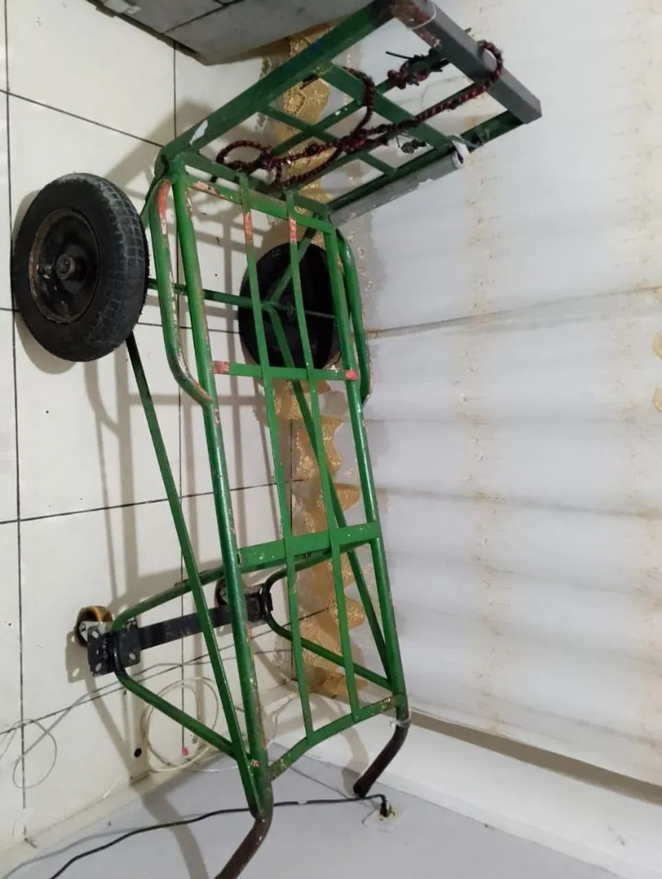 Carrinho de carga reforçado 4 rodas - Foto 2