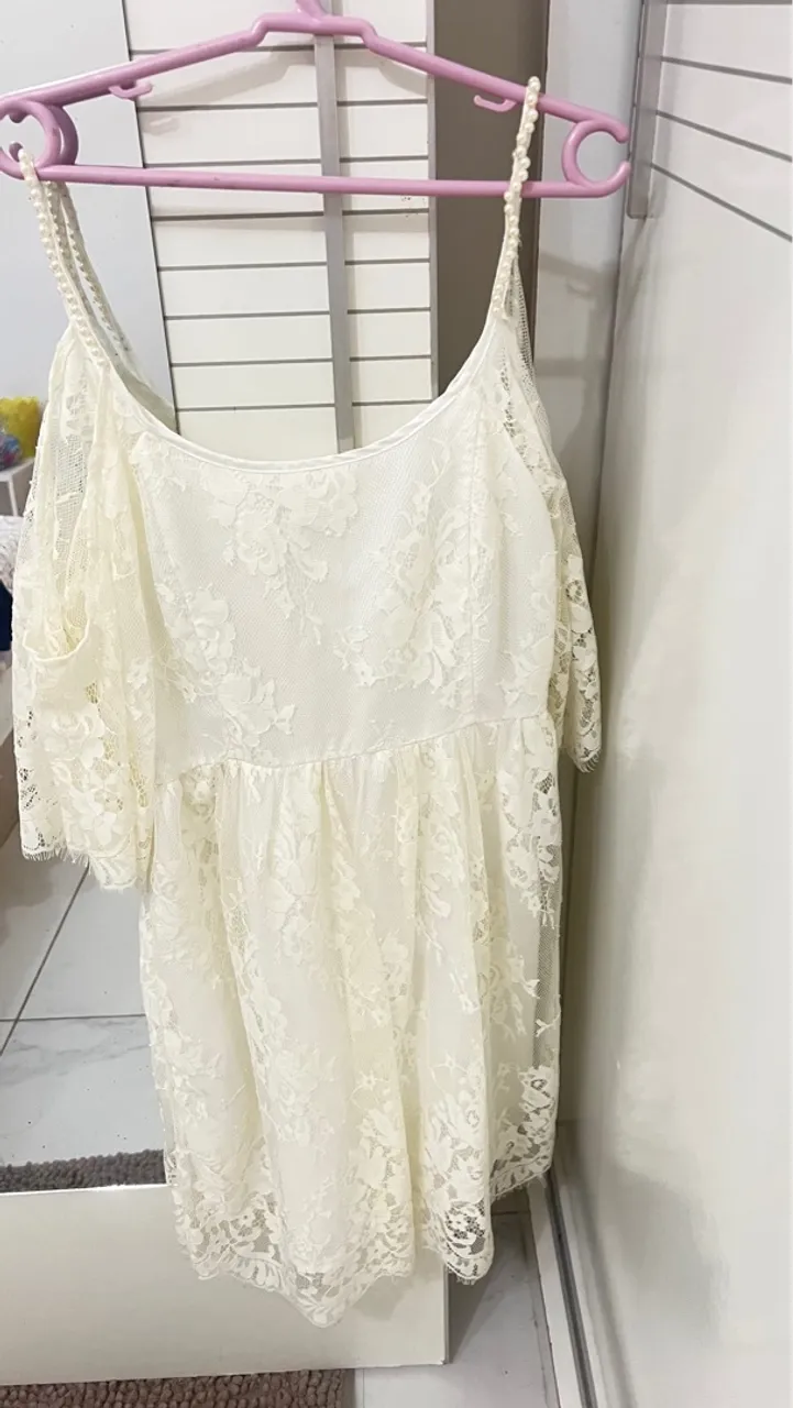 Vestido de renda infantil