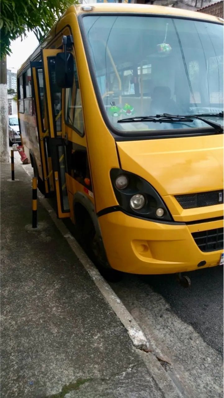 Escolar ônibus no doc - Foto 4
