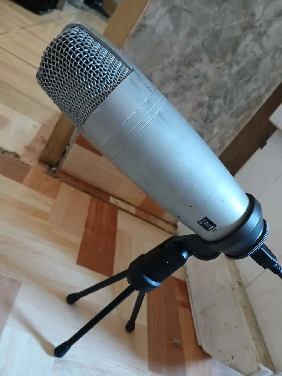 Microfone Condensador com Tripé