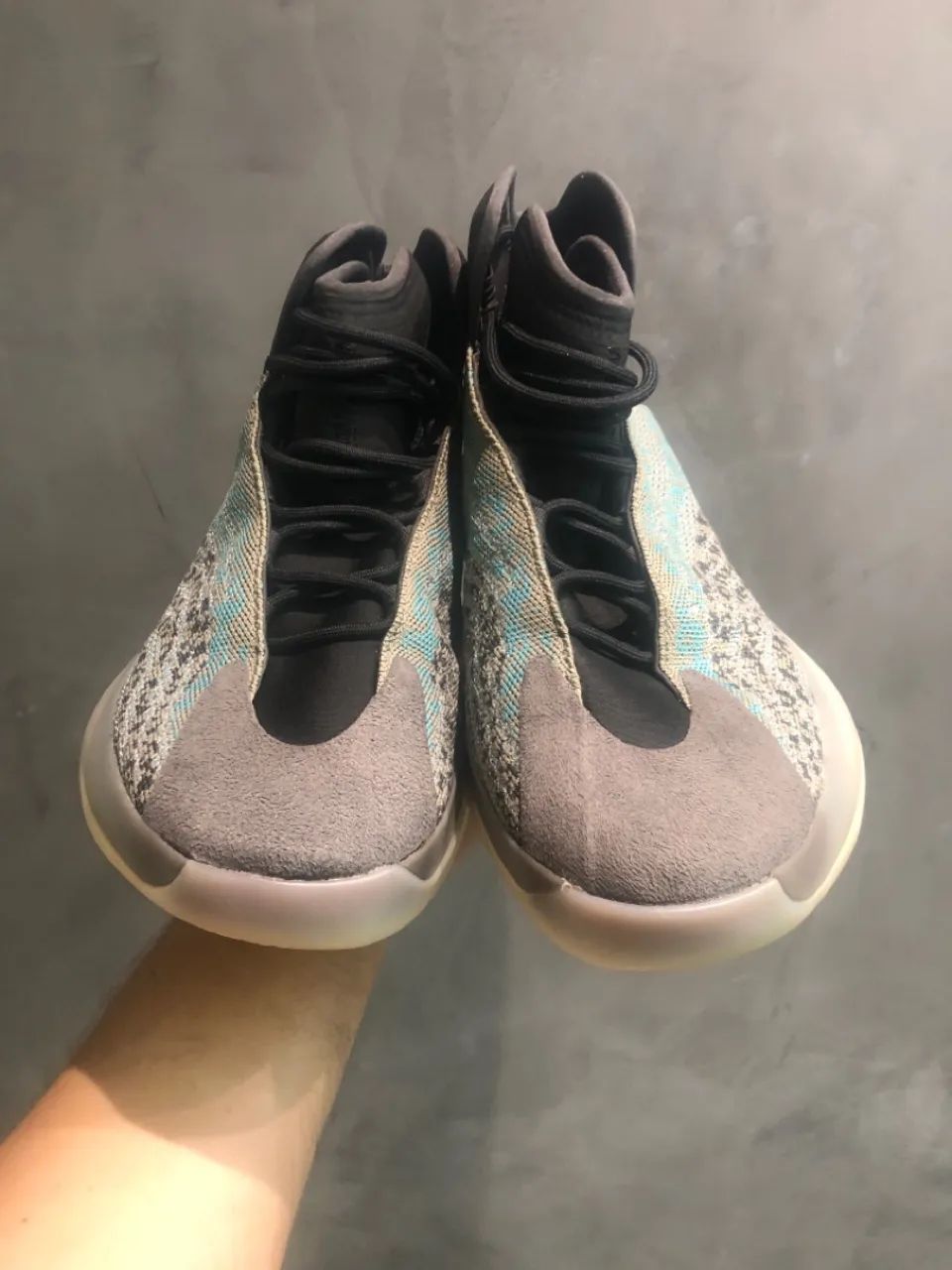 ADIDAS YEEZY  QNTM BASKETBALL TEABLU 45BR (G58864) - Foto 3