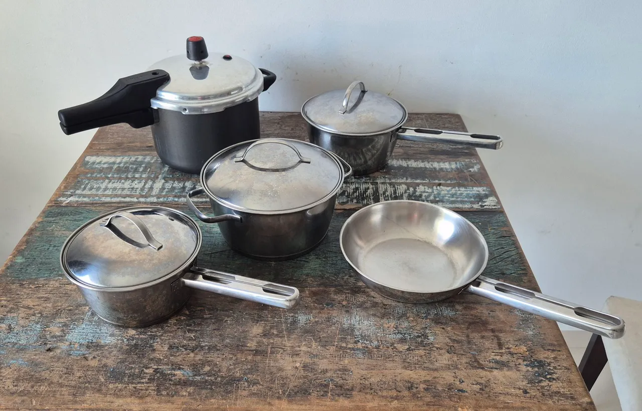 Conjunto de panelas Inox normal e Indução