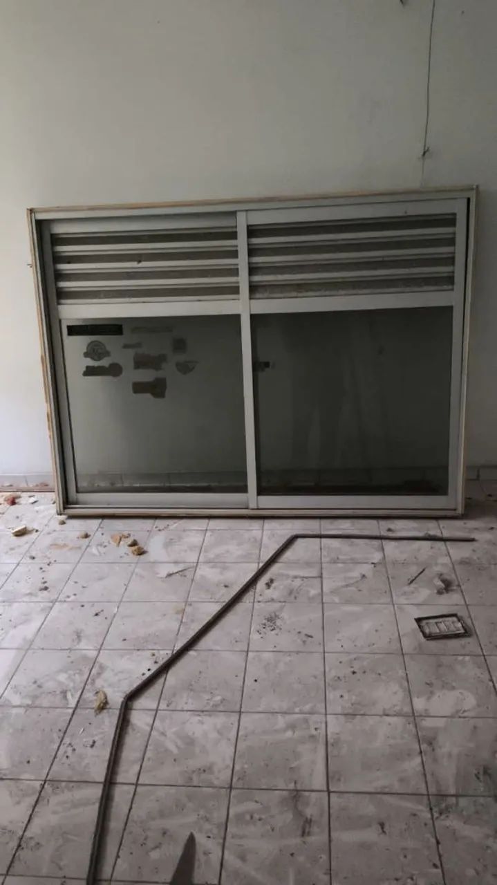 Janela de alumínio de correr largura 1,50 altura 1,10 $ * zap e ligação  - Foto 2
