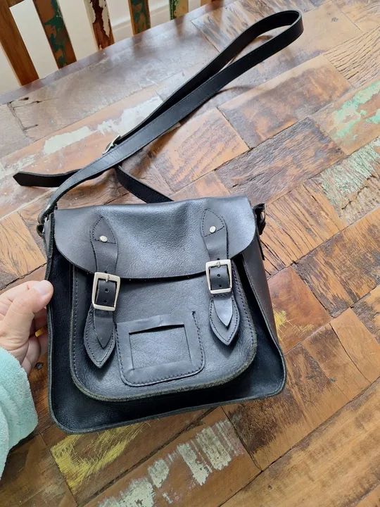 Bolsa Preta em Couro Legítimo  - Foto 4