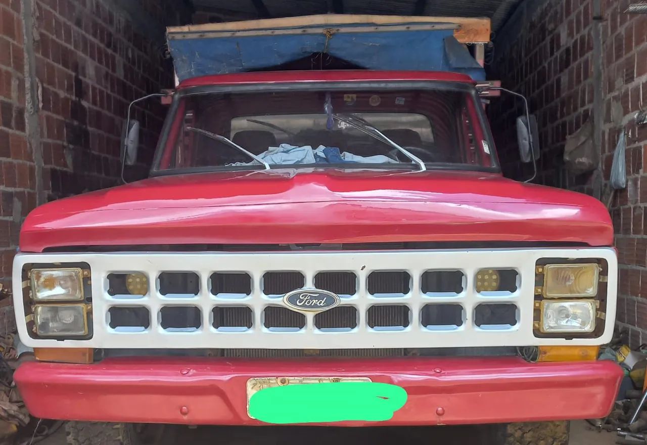 Caminhão Ford F-2000
