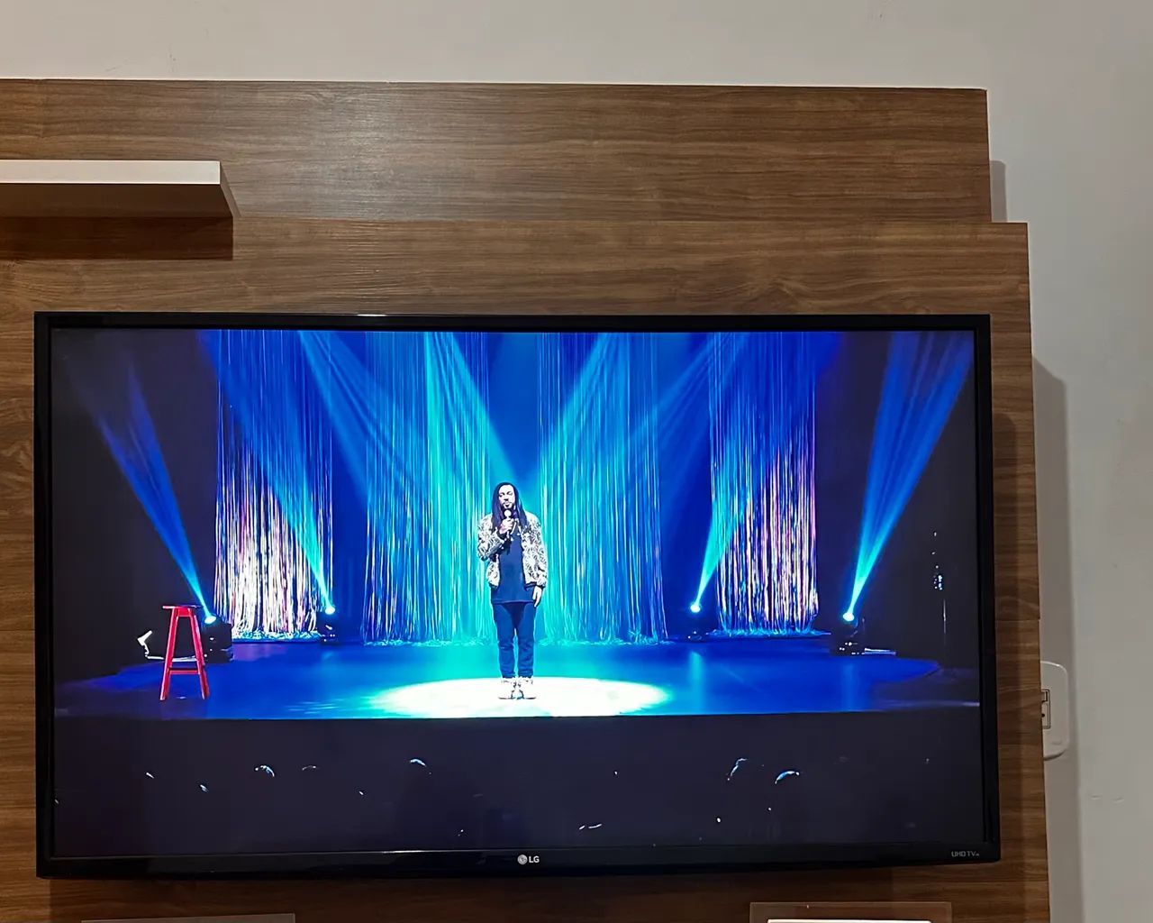 Tv LG 43 polegadas Smart  R$ 1.20064396802006017123