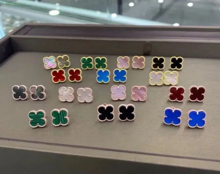 Brinco.trevo folheado a ouro 18k - Foto 2