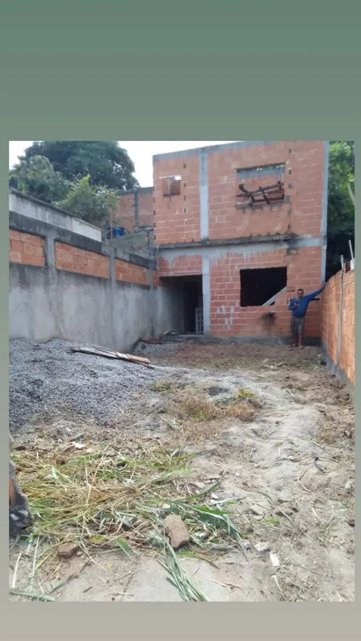 Terreno com obra iniciada 