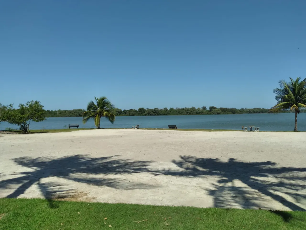 EXCELENTE TERRENO NO CONDOMÍNIO PALM BEACH EM PRAIA SECA- ARARUAMA
